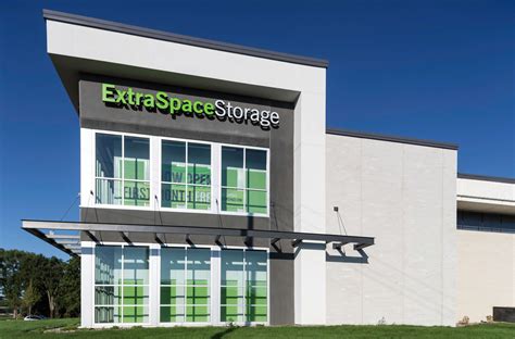 Extra Space Storage offers storage units in Fort Worth that range in size from 25 square feet to 300 square feet. . Extra space stirage